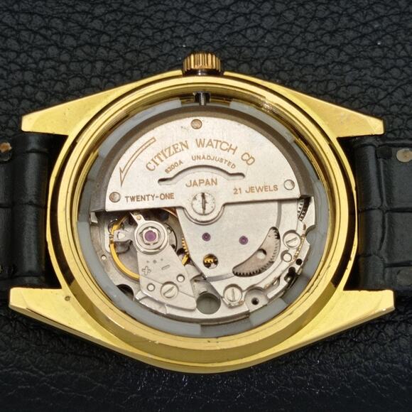 Vintage 1992 Citizen Arabic Automatic Mens Gold Watch W/daydate & Black accents - Picture 10 of 10